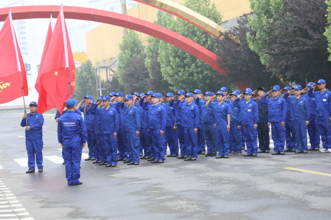 衛(wèi)輝市第一支企業(yè)民兵連成立！